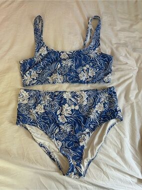 Old Navy Blue and White Floral High-Waist Bikini Set